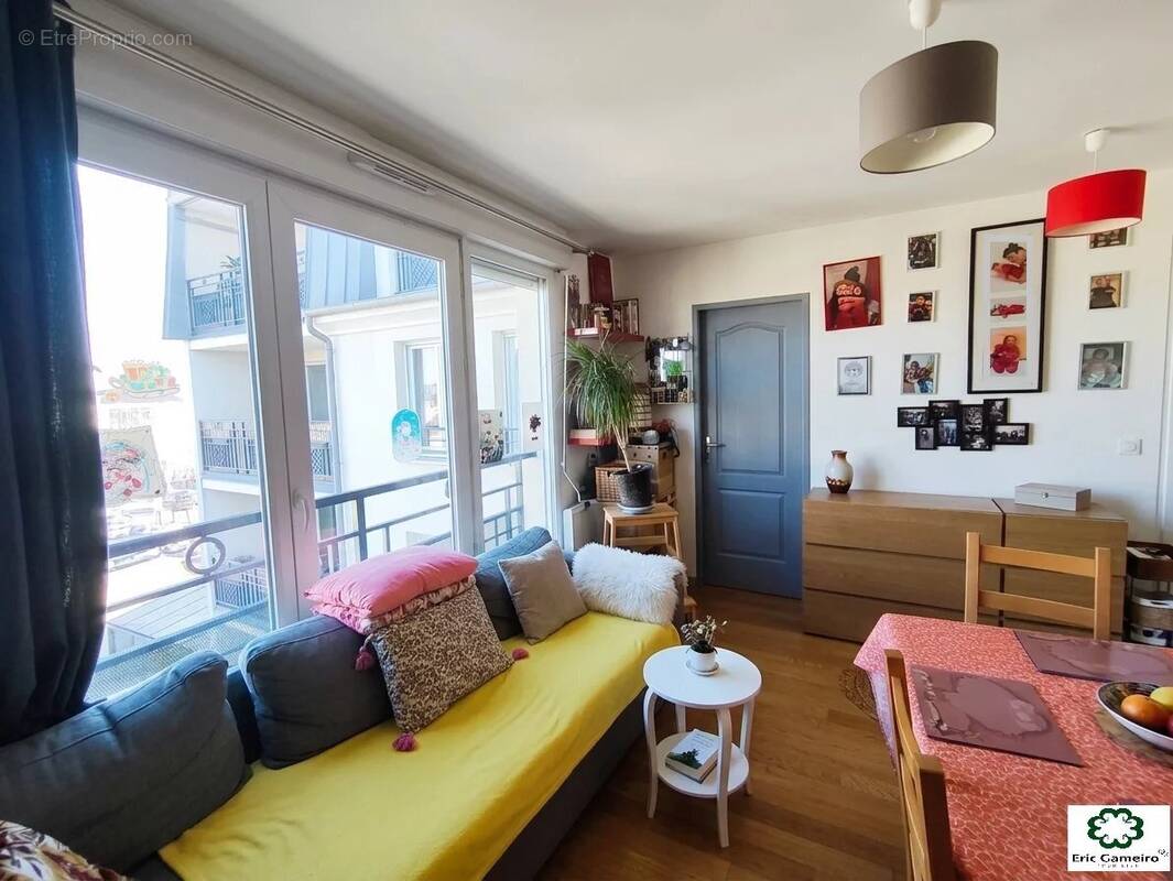 Appartement à SARTROUVILLE