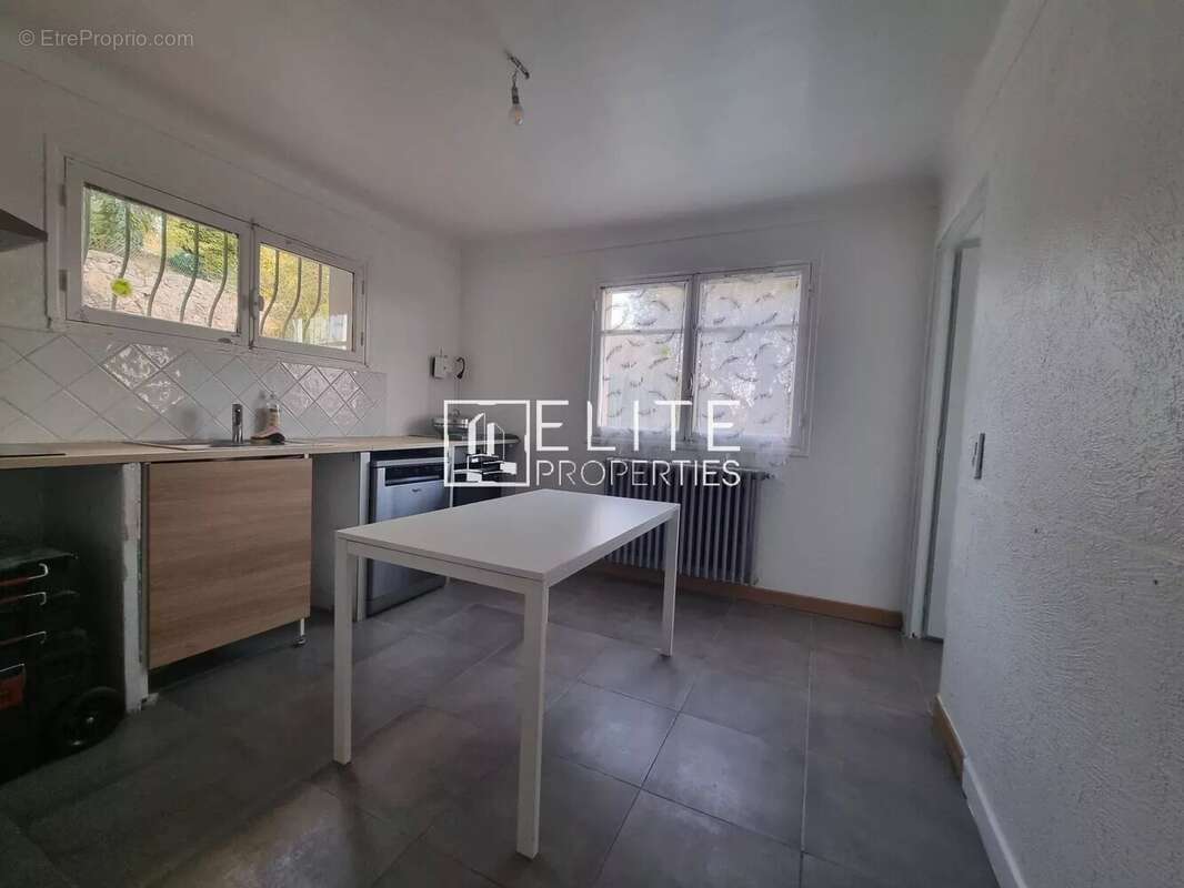 Maison à PEYMEINADE