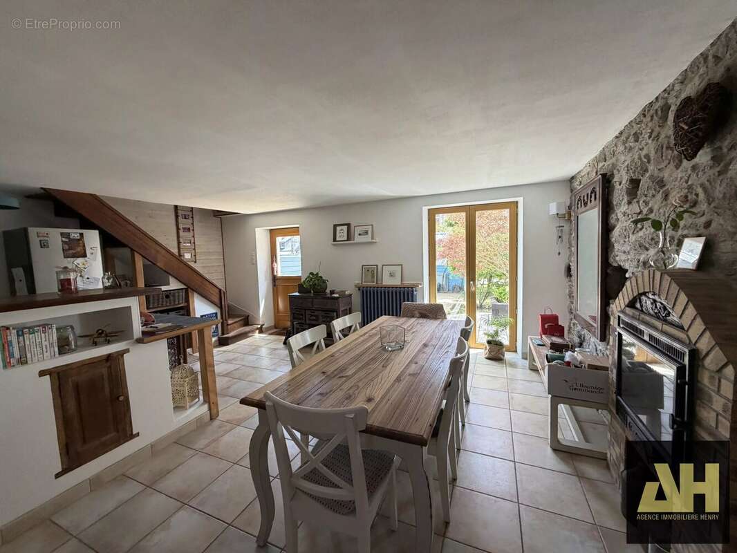 Maison à LE RELECQ-KERHUON