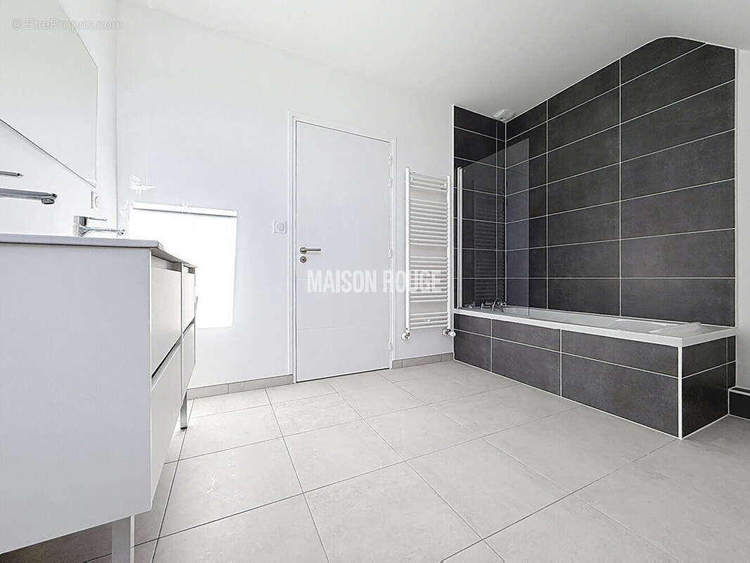 Maison à DOL-DE-BRETAGNE