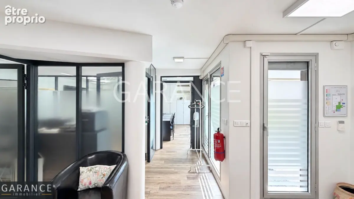Commerce 63 m² à vendre à Paris-14e (75014) - photo 3