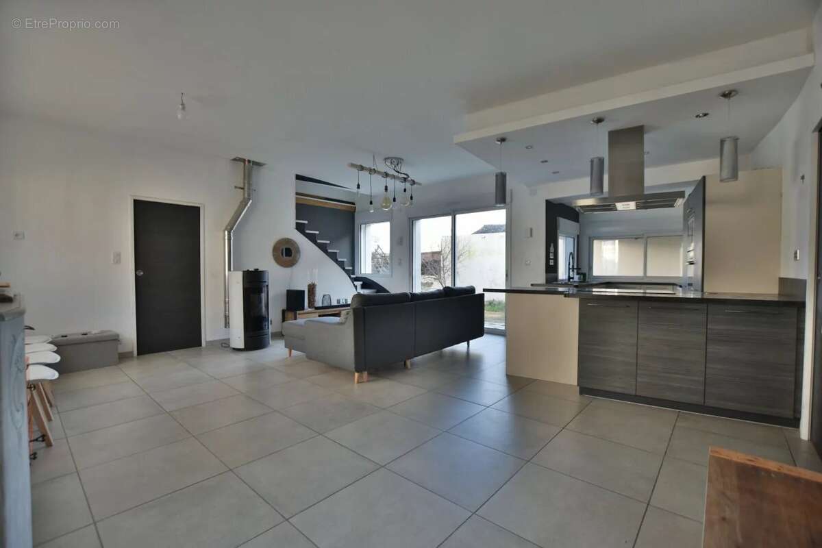 Maison à LES CERQUEUX