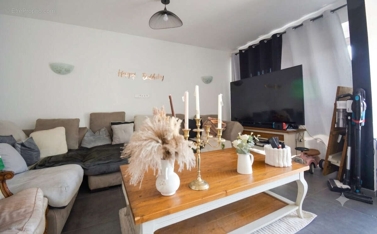 Appartement 111 m² à Marseille-6e  - photo 3