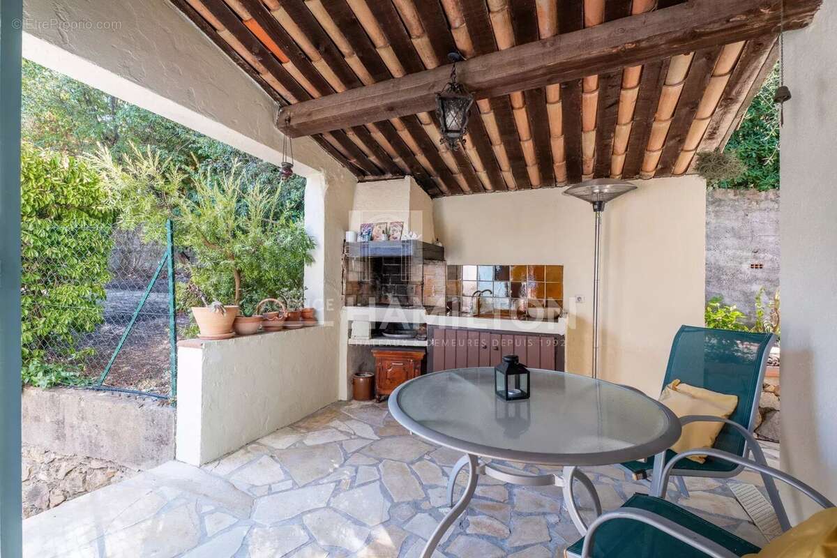 Exclusivité : Charmante villa à pied du village de Biot - photo 13