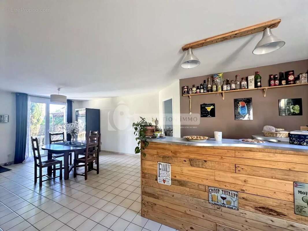 Maison à SAINT-ETIENNE-DU-GRES