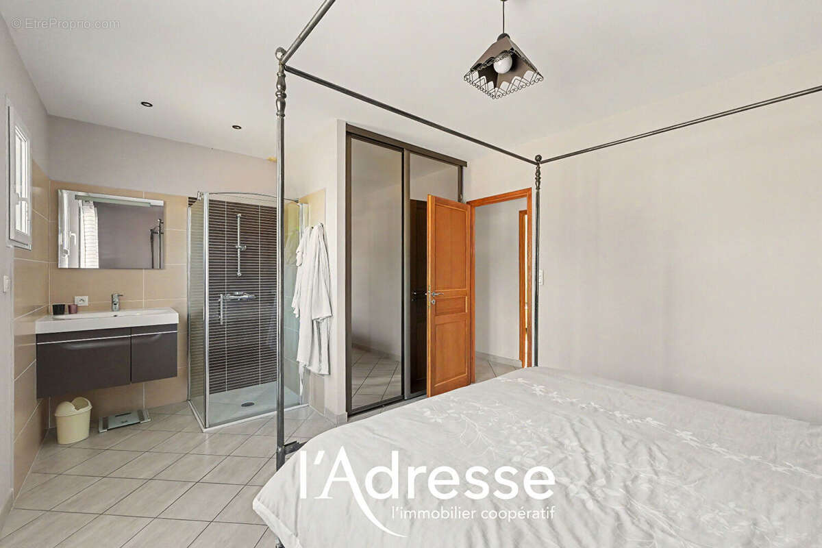 Exclusivité l'Adresse Immobilier - La Salvetat Saint Gilles - Maison de 137m² avec un grand sous-sol de 70m² sur un terrain de 7 - photo 11