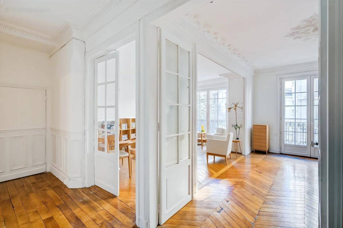 Appartement à PARIS-18E