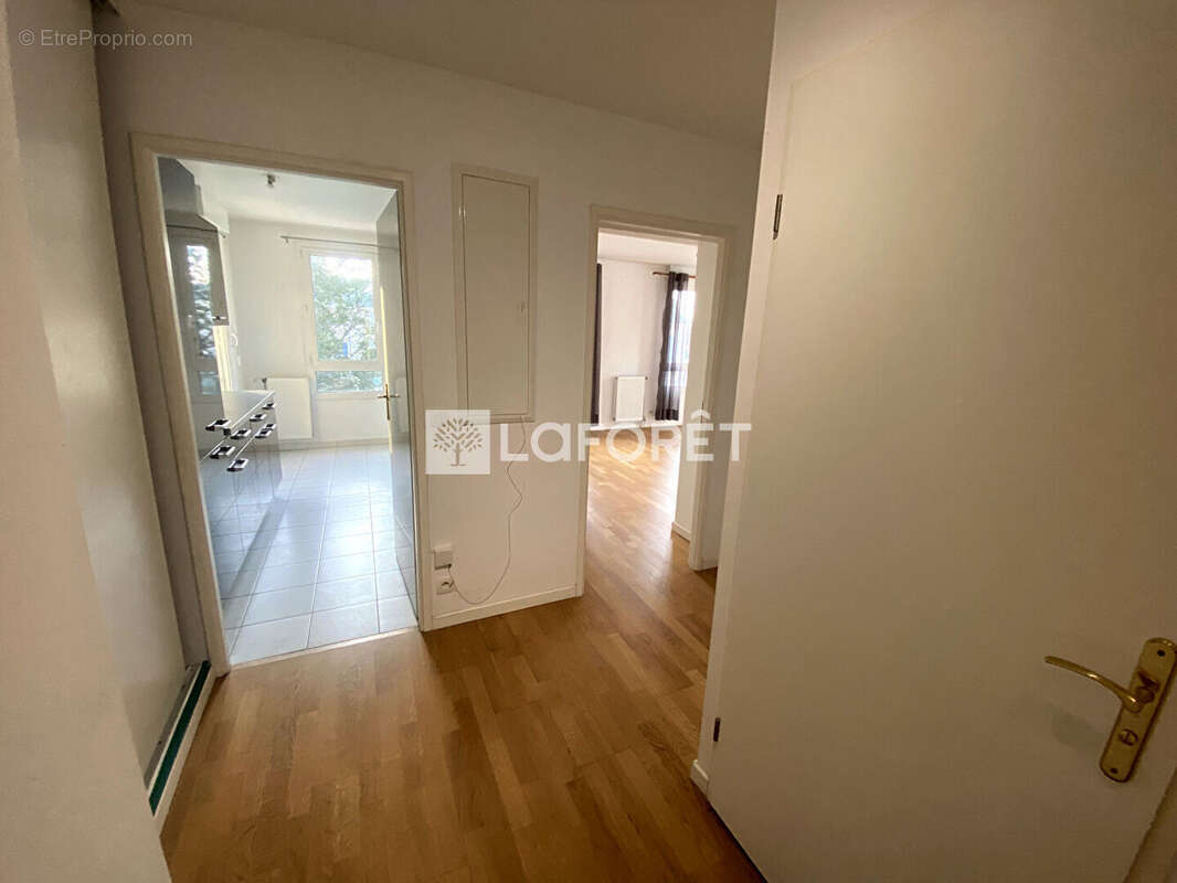 Appartement à LES MUREAUX