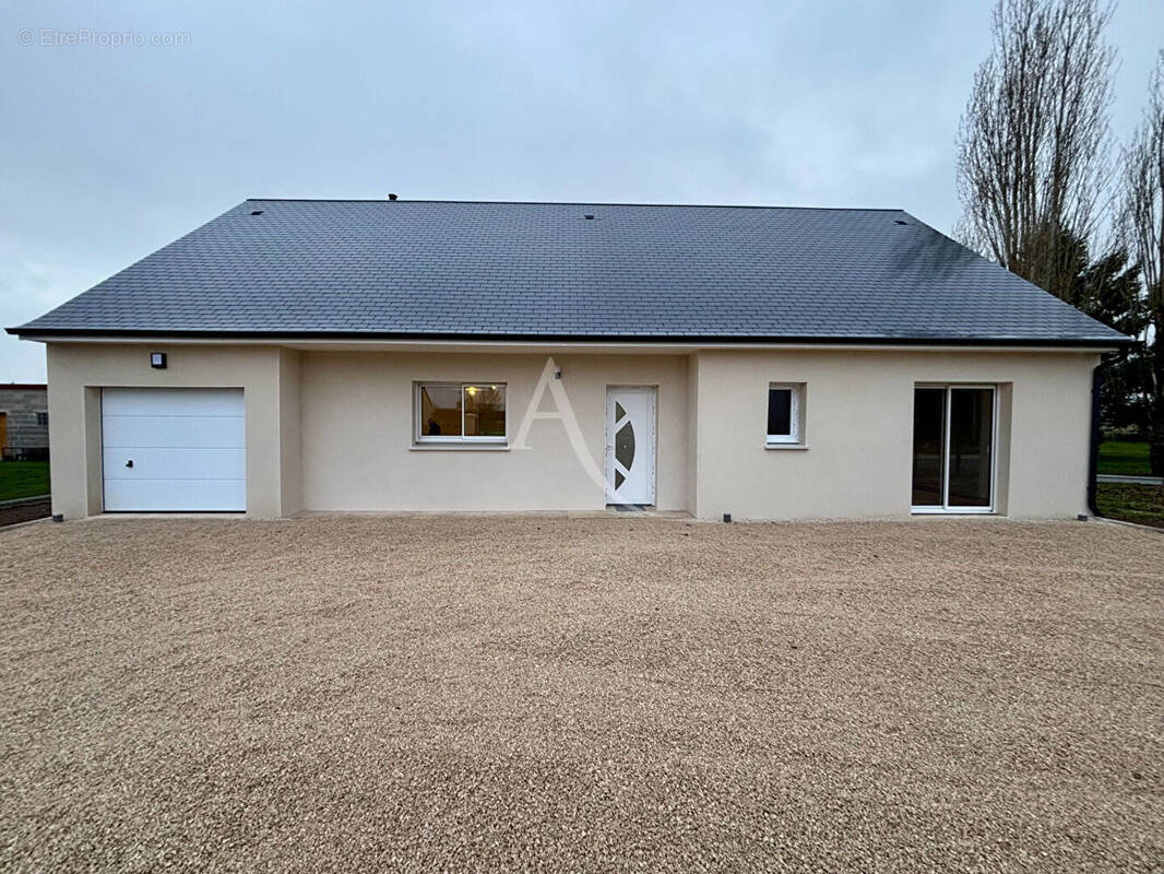 Maison à SASSAY