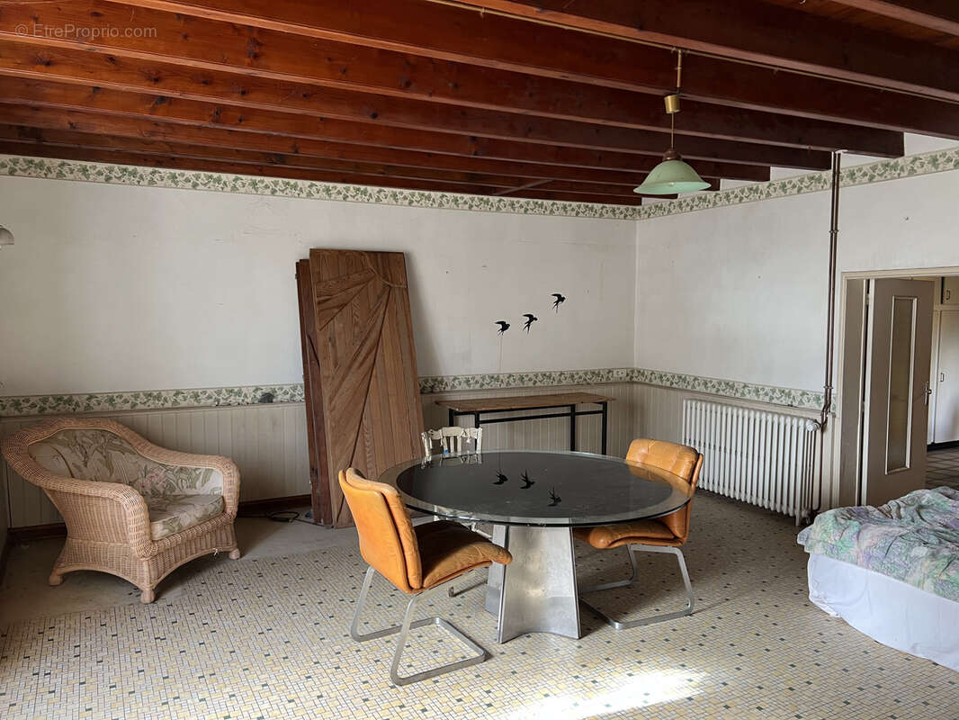 Maison en pierre avec de grandes dépendances - THIRE 85210 - photo 2