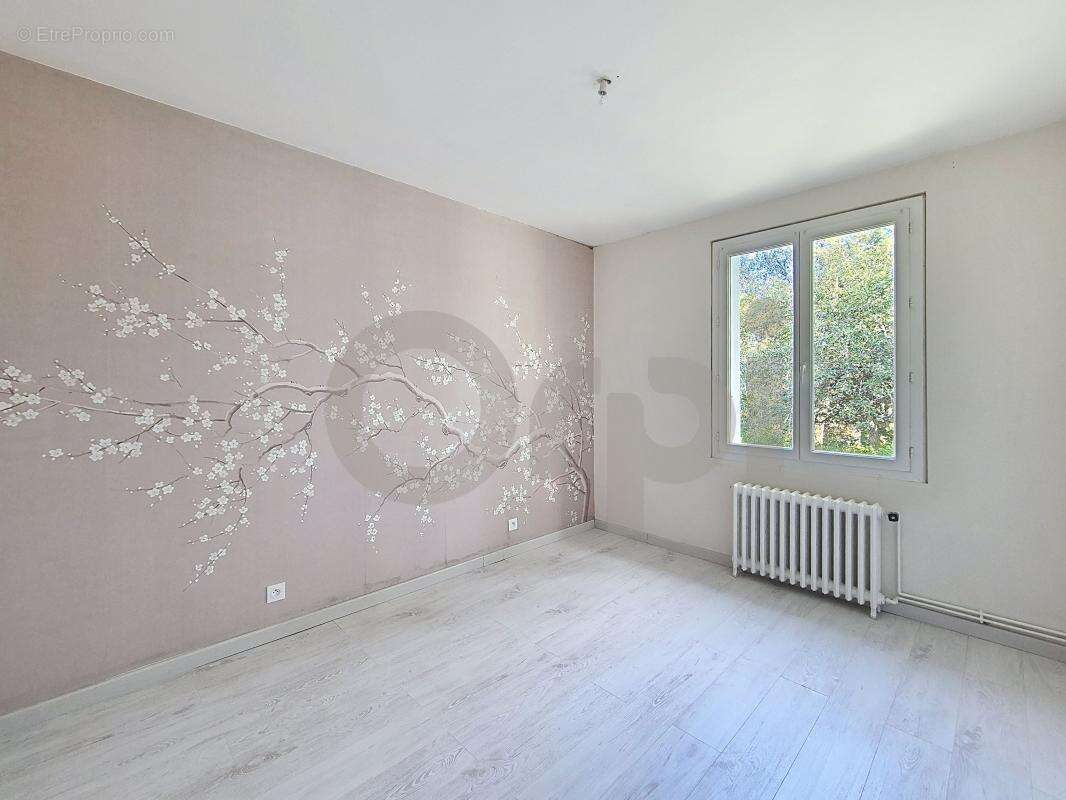 Maison à TERRASSON-LAVILLEDIEU