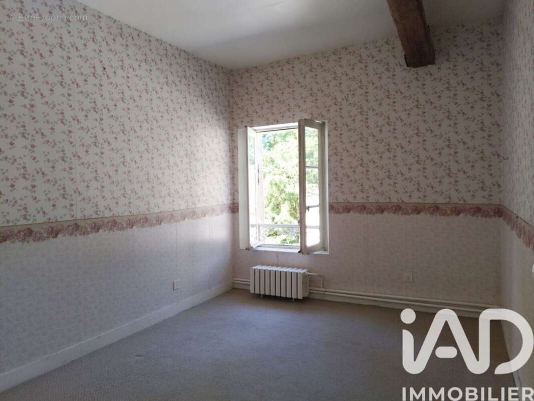 Maison 142 m² à Montceaux-Les-Meaux  - photo 5