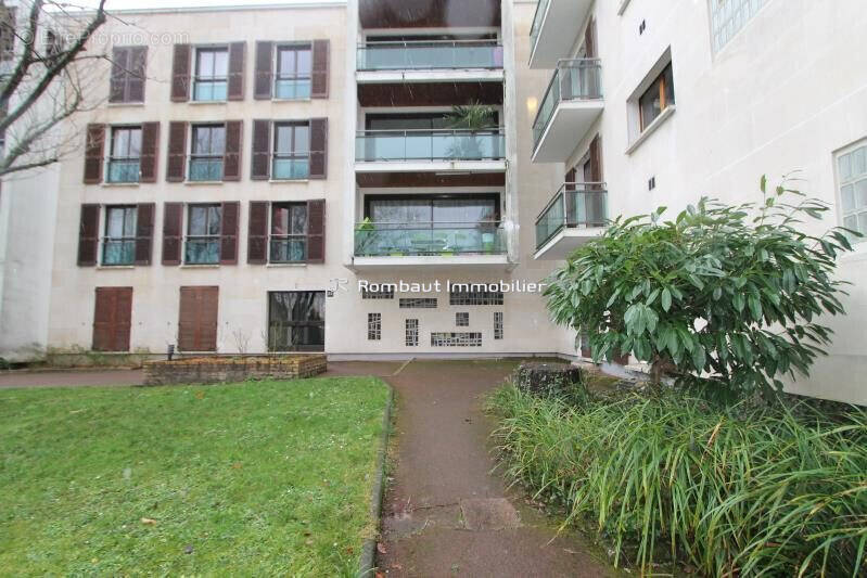 Appartement à LA CELLE-SAINT-CLOUD