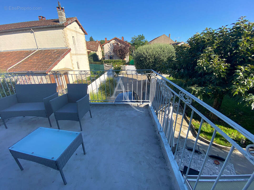 Maison à SAINT-JUERY