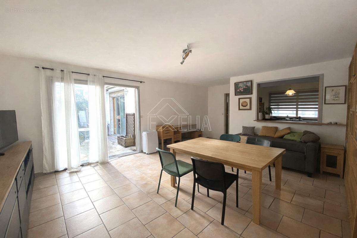 Maison à ROSNY-SUR-SEINE