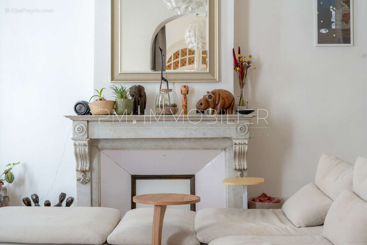 Appartement à MARSEILLE-1E