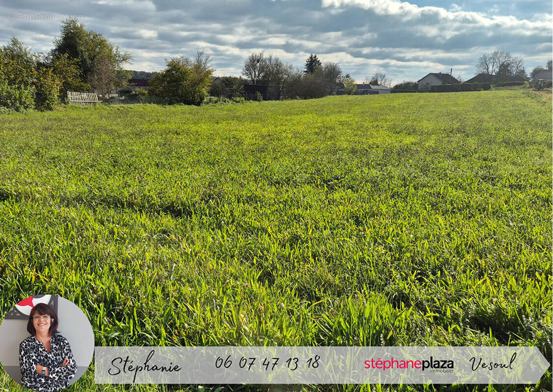 Terrain à PORT-SUR-SAONE
