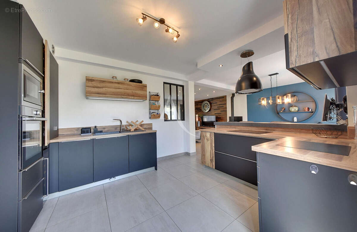 Maison individuelle 7 pièces - superbes prestations ! - photo 5