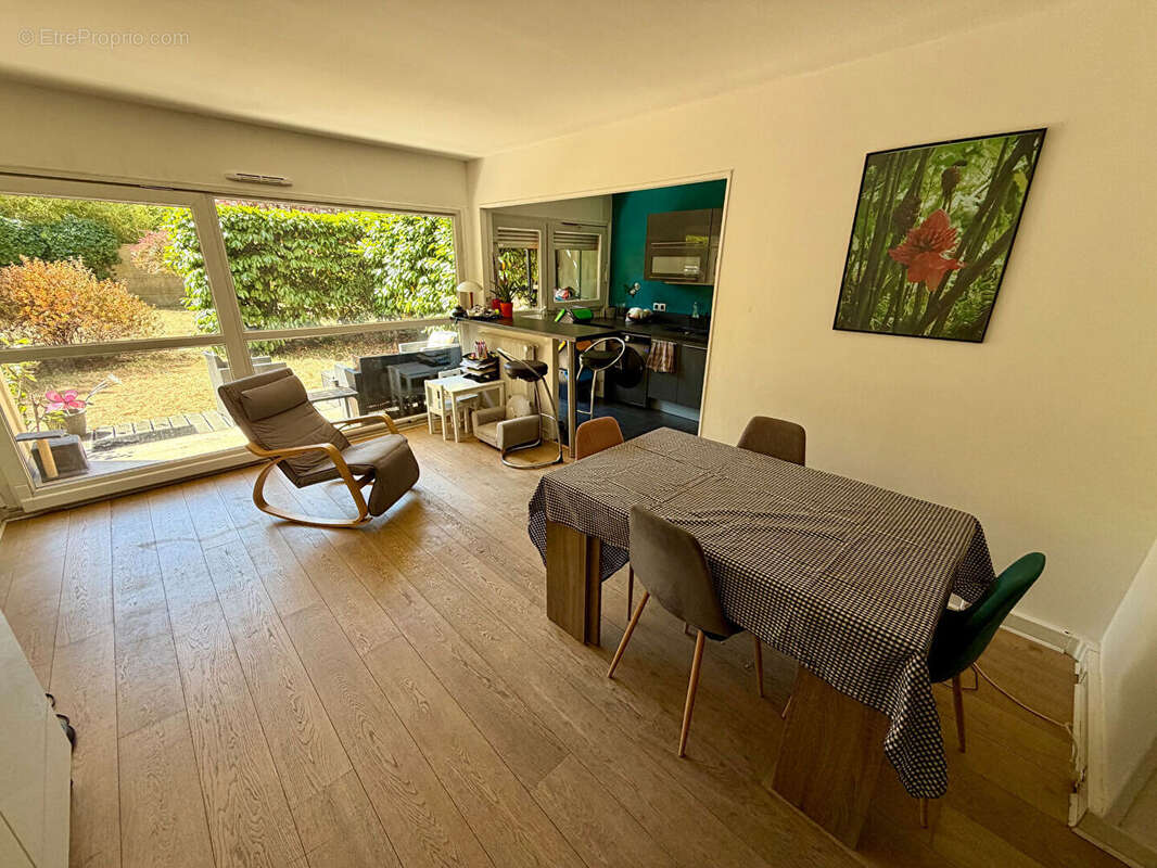 Appartement à LE PERREUX-SUR-MARNE
