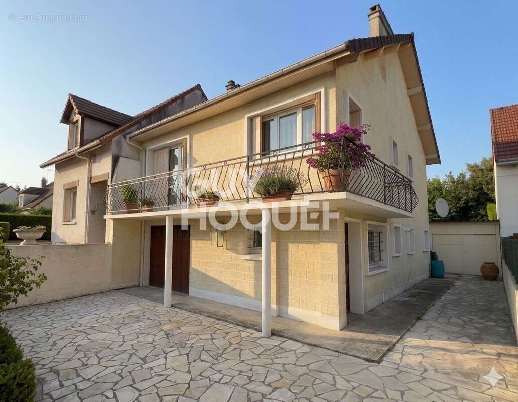 Maison à LE BLANC-MESNIL