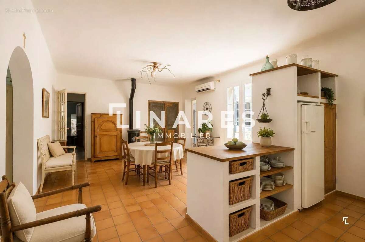 AUTHENTIQUE BIGOURDIN - Villa T6 de 160m2 - Terrain 5200m2 - 13770 Venelles - photo 9