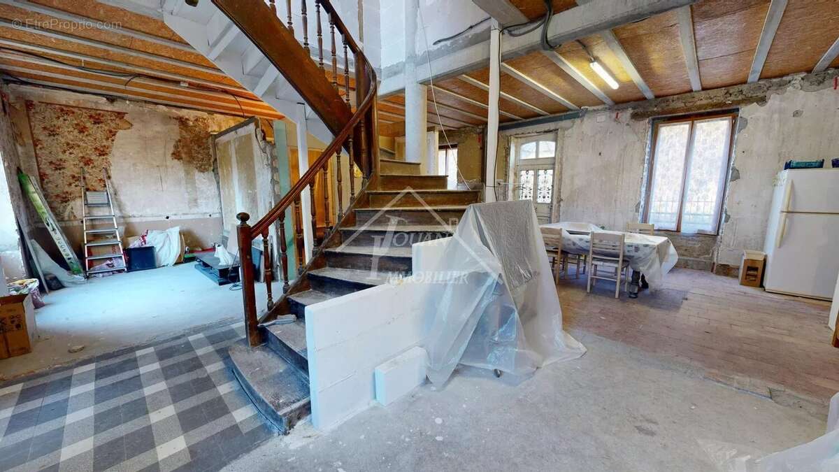 Maison à SAINT-ELOY-LES-MINES