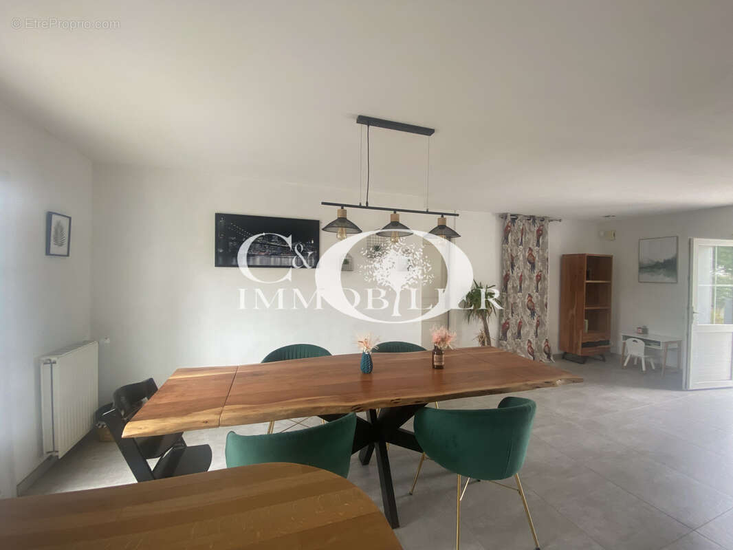 Maison dans le bourg sur jardin clos - photo 7