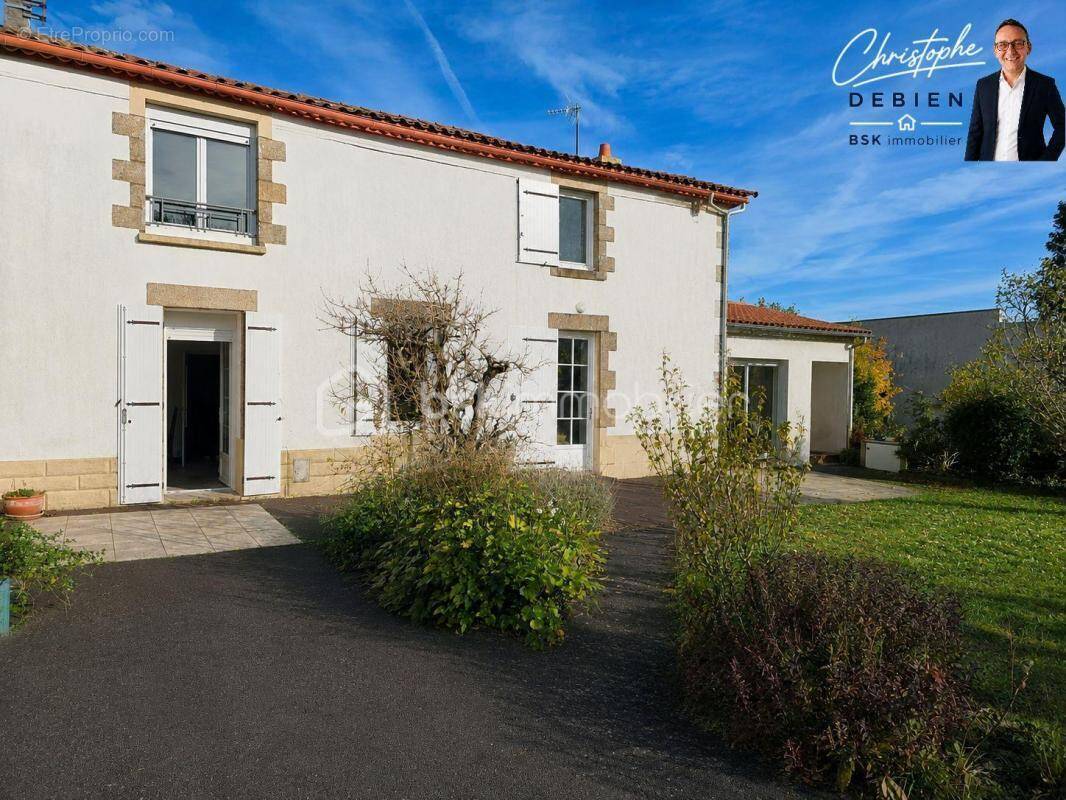 Maison à BAZOGES-EN-PAILLERS
