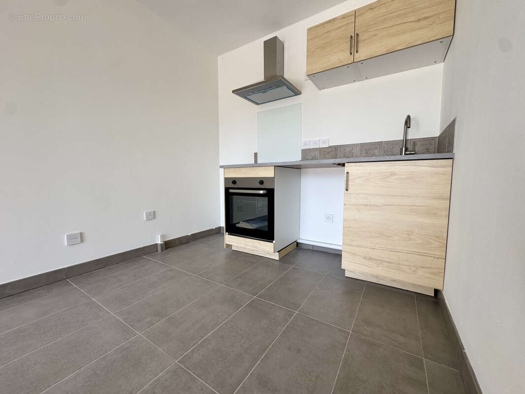 Appartement de type T2 en rez de chaussée au sein d'une résidence avec piscine à La Londe les Maures - photo 11