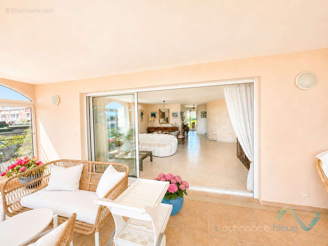 Appartement à CARQUEIRANNE