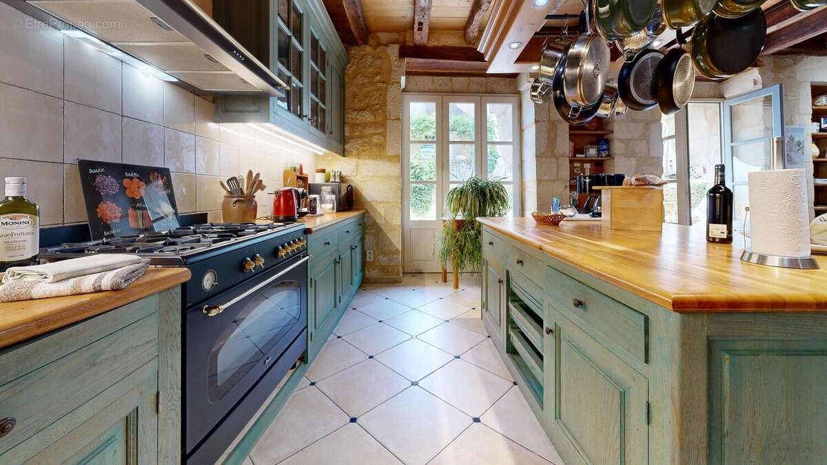 Maisondecaractereentierementrenoveedequatrechambre - Maison à SAINT-CYPRIEN