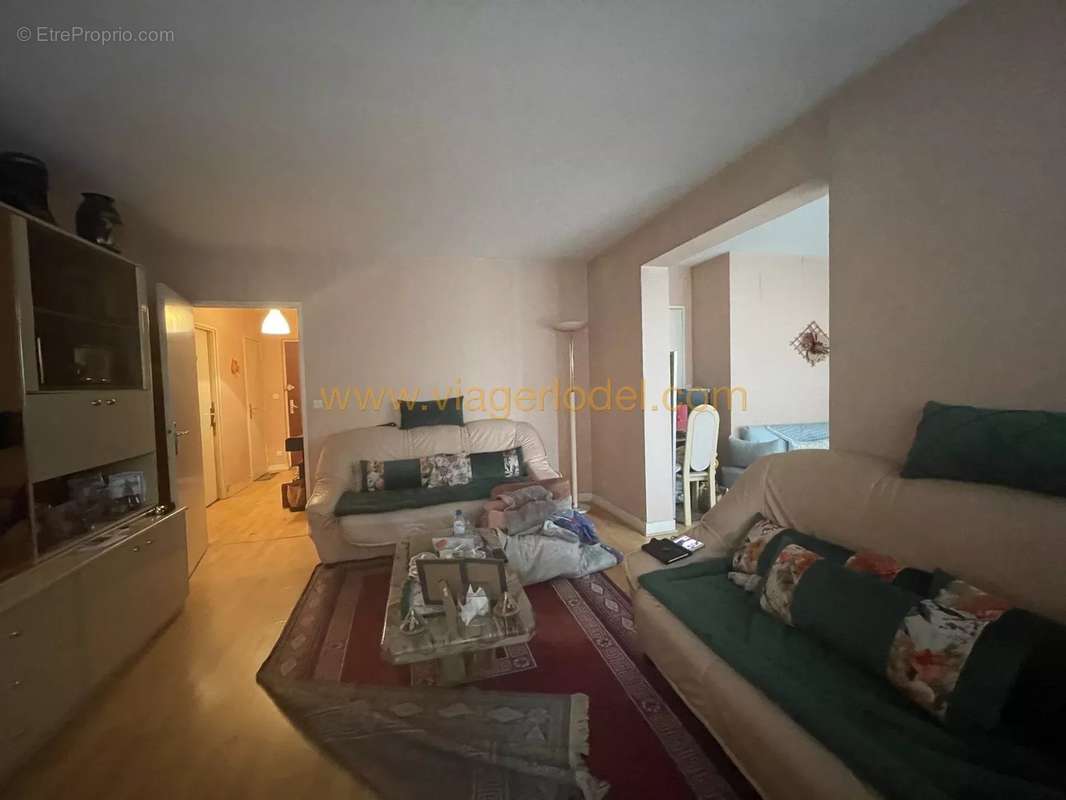 Appartement à COURBEVOIE