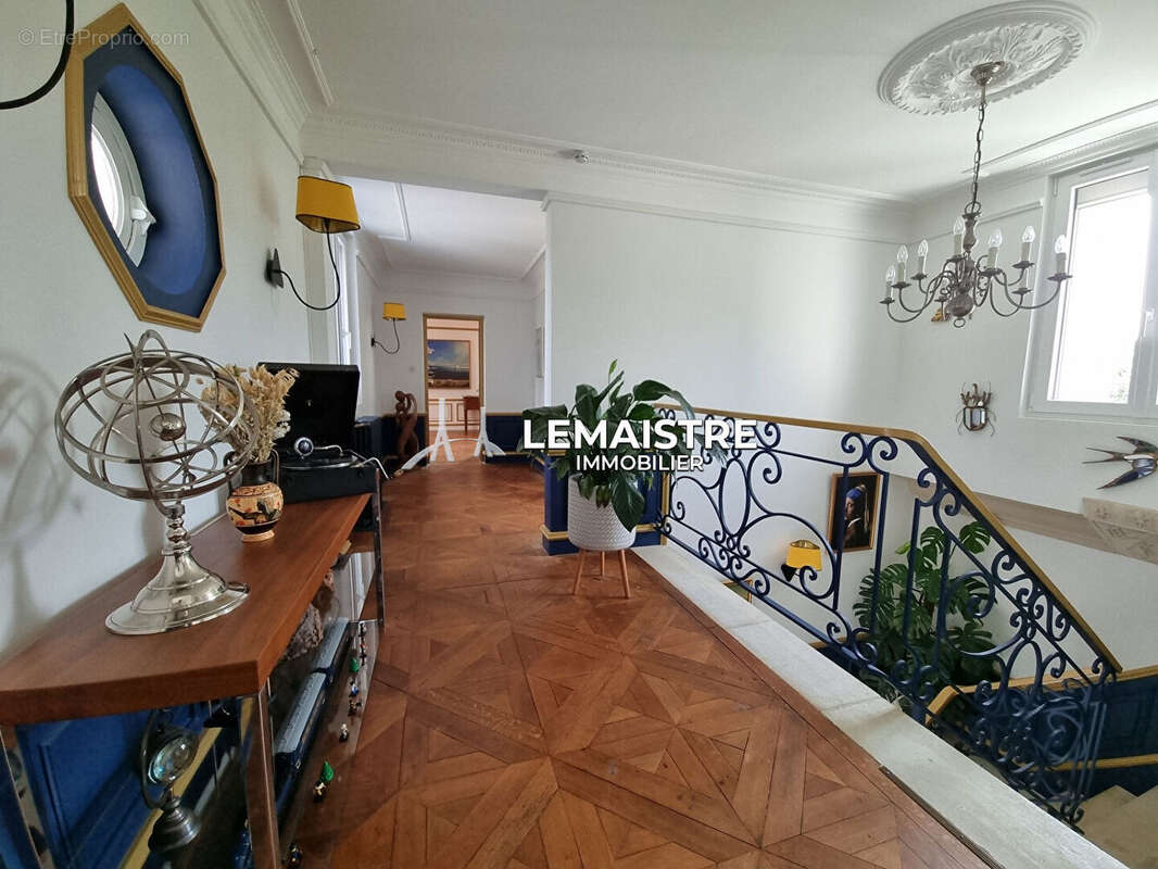 A vendre - Maison  à 3 min de St Romain  - 230 m²  - 3 chambres  - sous-sol complet - photo 10