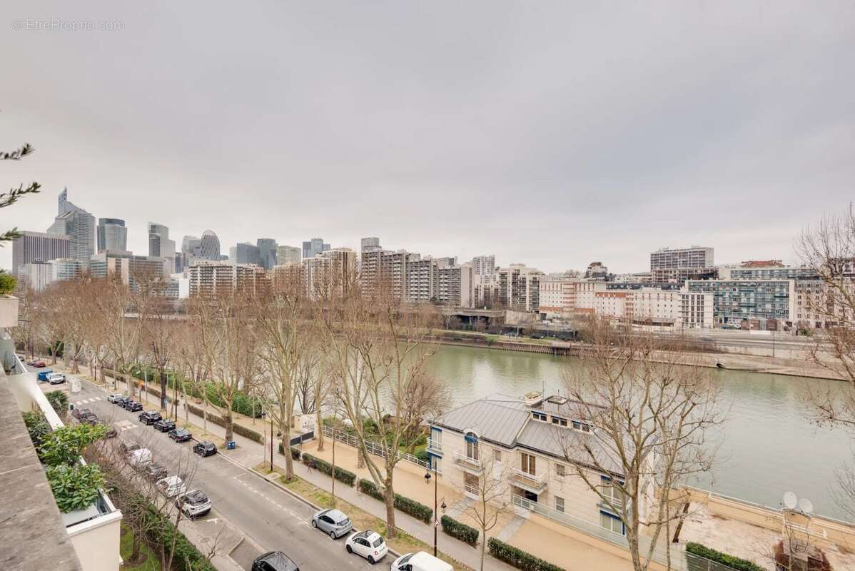 Appartement à NEUILLY-SUR-SEINE