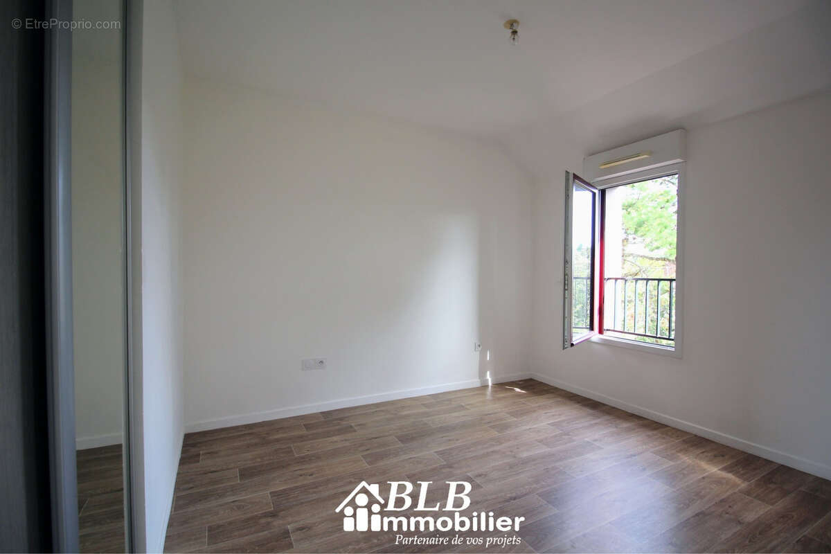 Appartement à BOIS-D'ARCY
