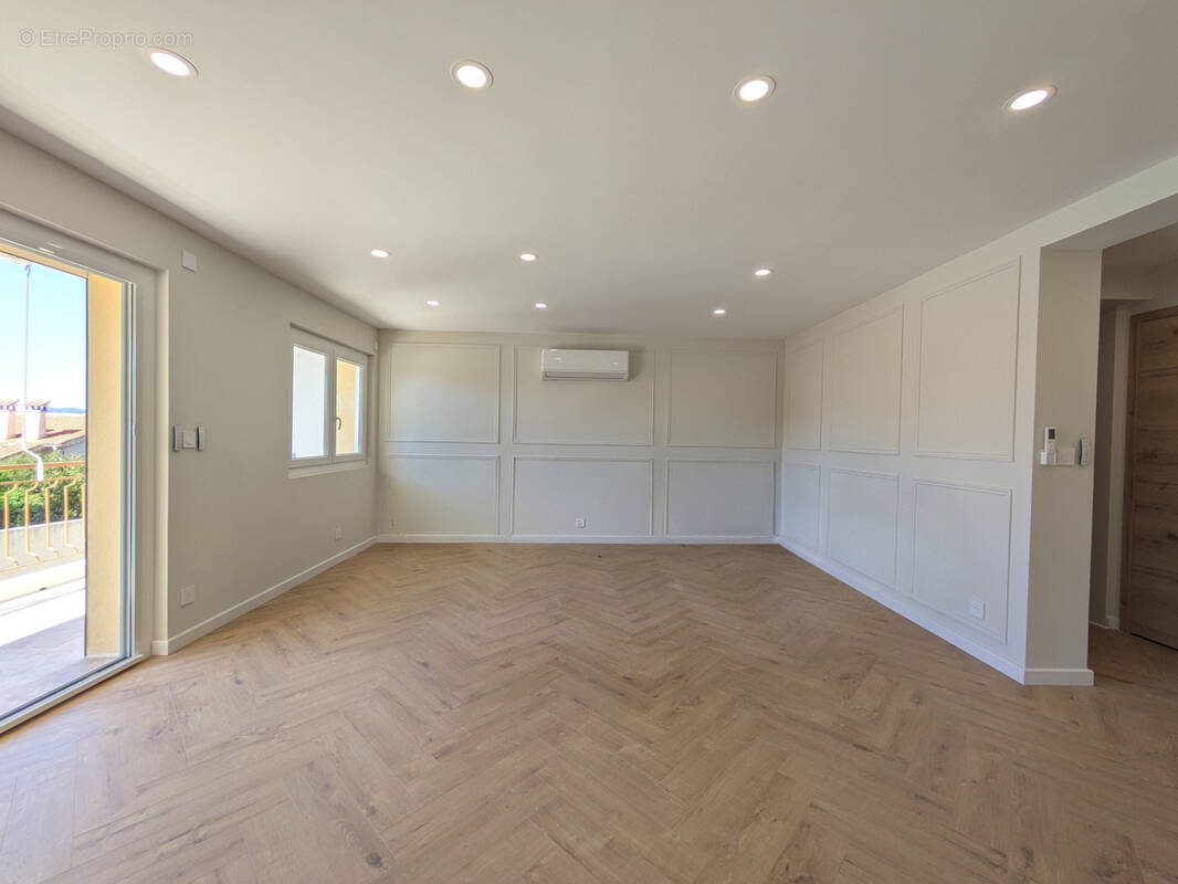 Appartement à SIX-FOURS-LES-PLAGES