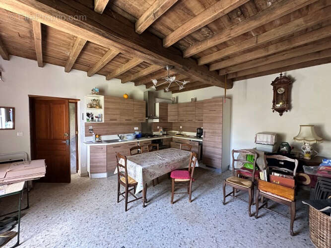 Maison à SAURET-BESSERVE