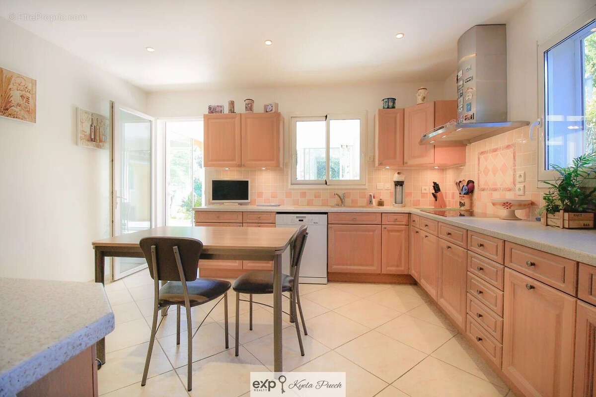 Villa, campagne Aixoise, Sud Luberon, piscine, terrasse, jardin, au calme - Maison à ROGNES