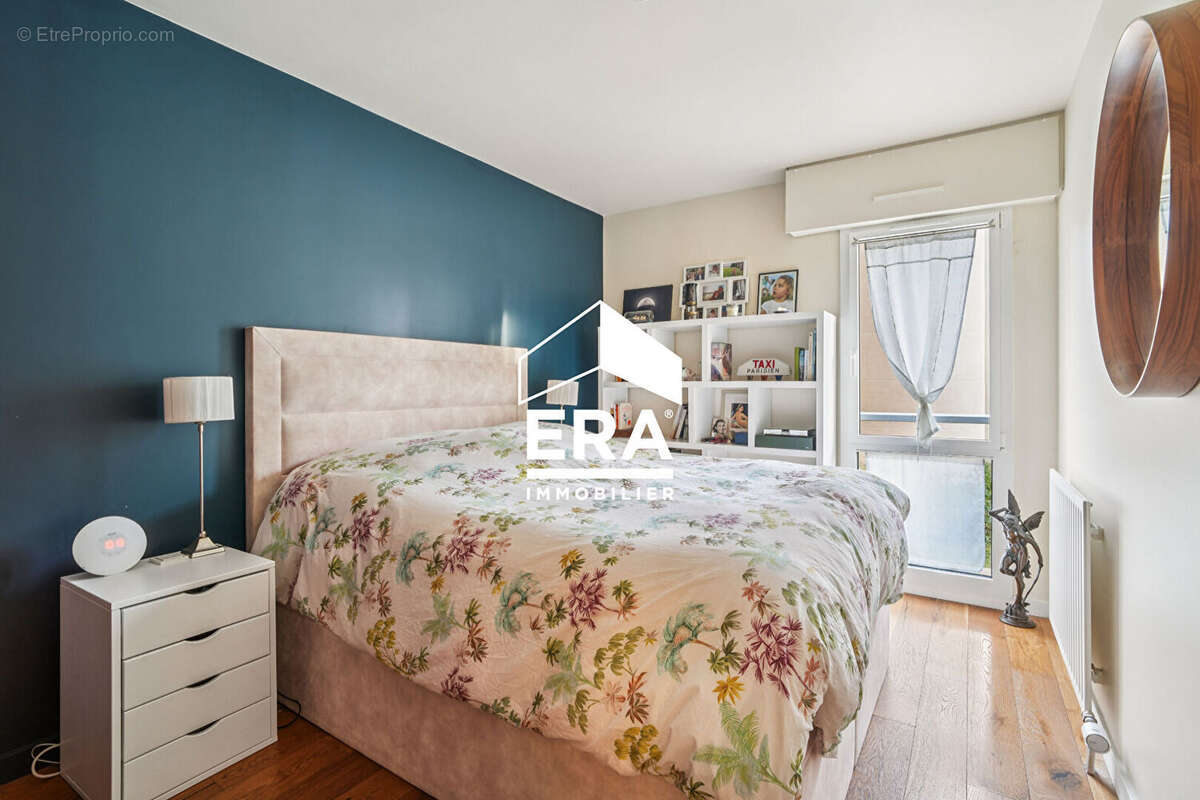 Appartement à COURBEVOIE