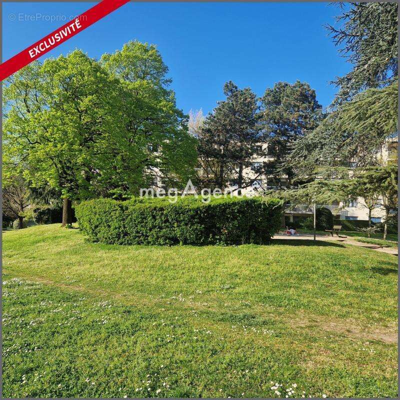 Appartement à MEYZIEU