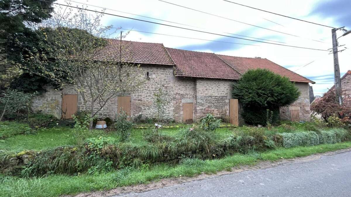 Corps de bâtiment à rénover dans un petit hameau - photo 9