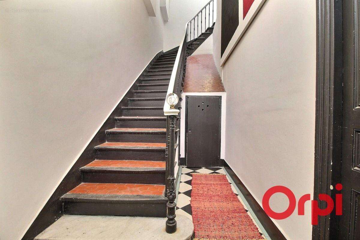 Appartement à MARSEILLE-2E