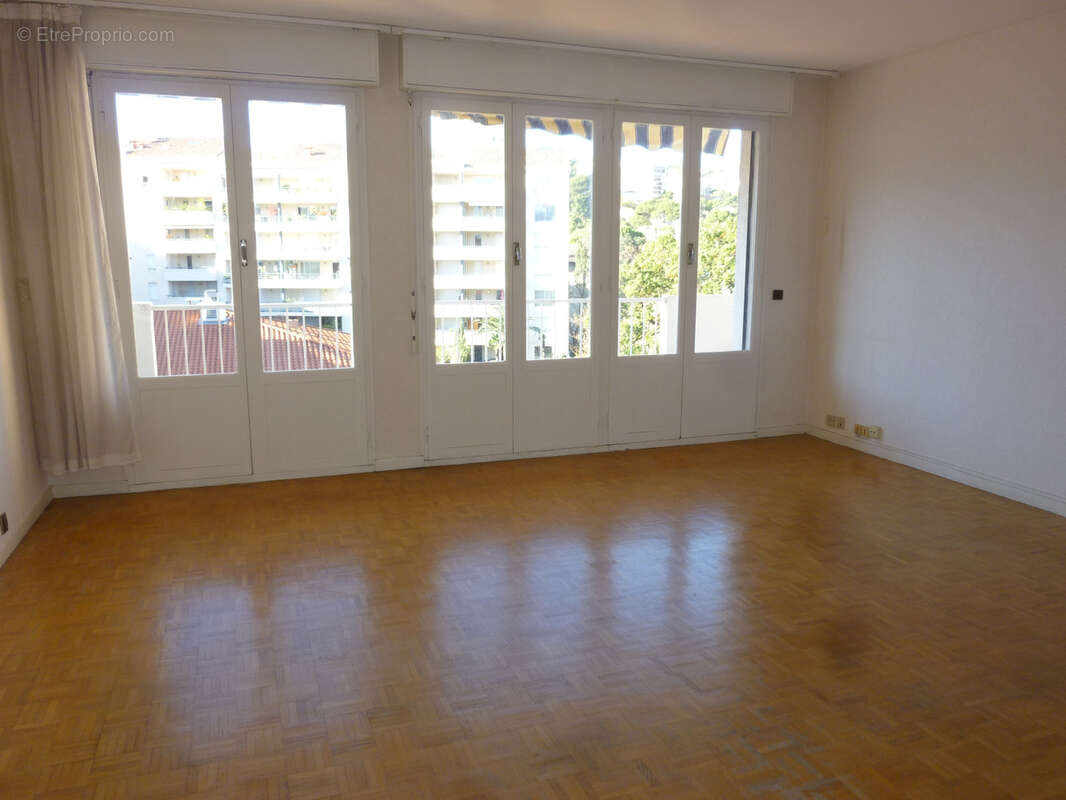 Appartement à MARSEILLE-8E