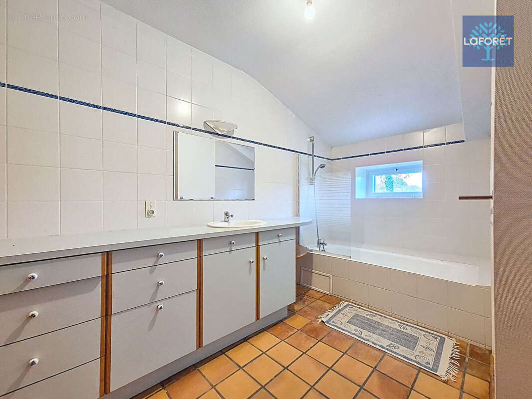 Maison à SAINT-ERBLON