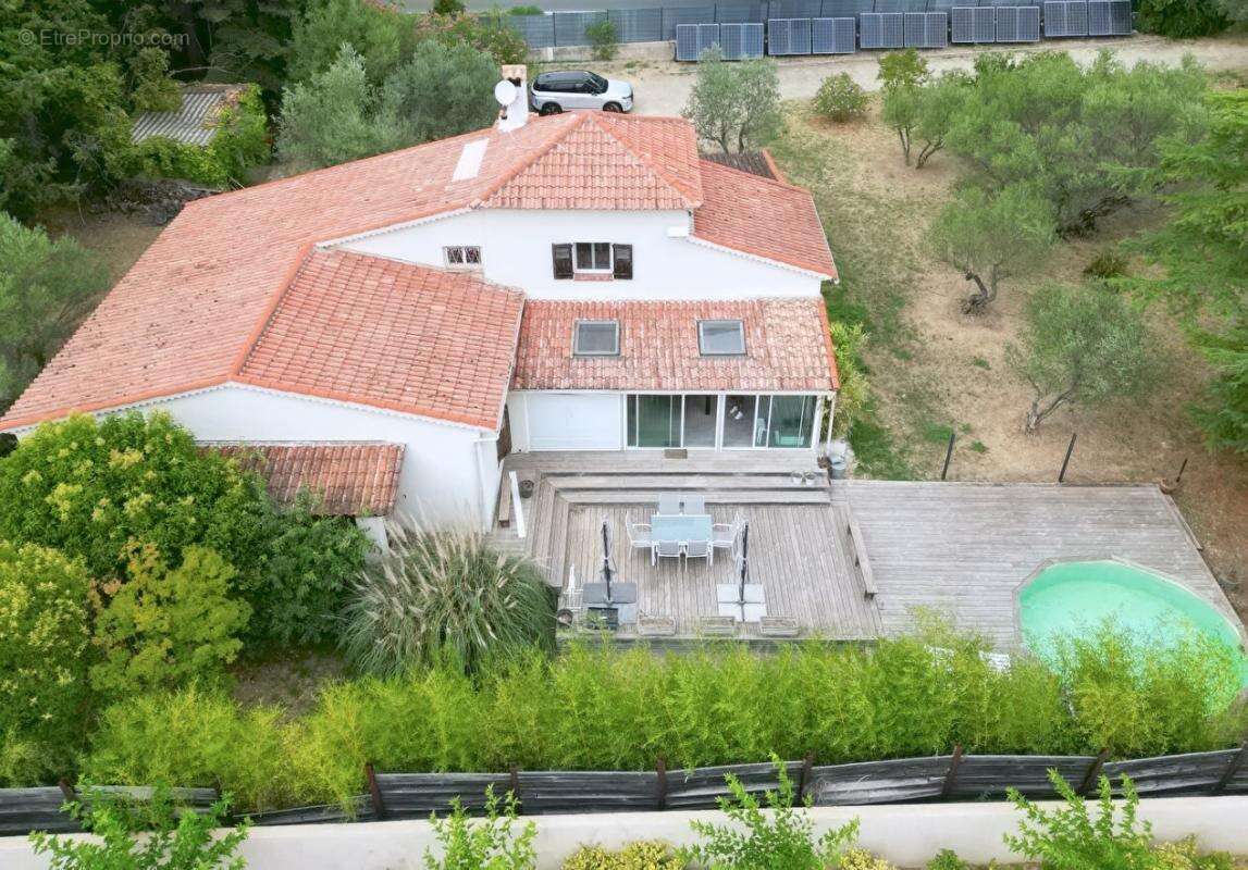 Maison 171 m² à Villecroze  - photo 2