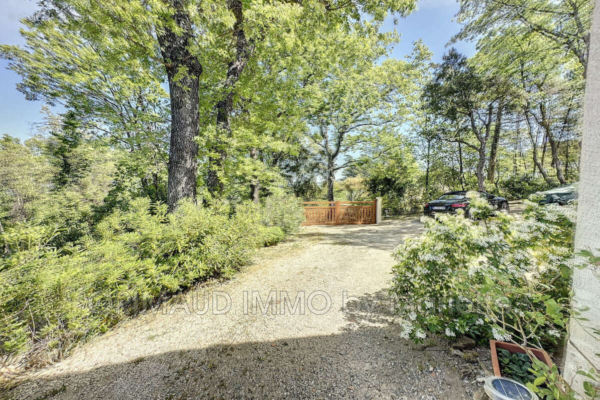 Maison à LA GARDE-FREINET