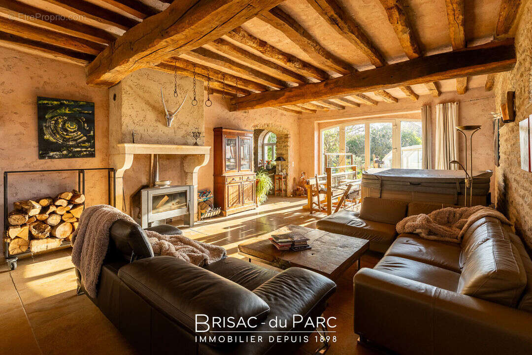 Maison à ANTIGNY-LA-VILLE