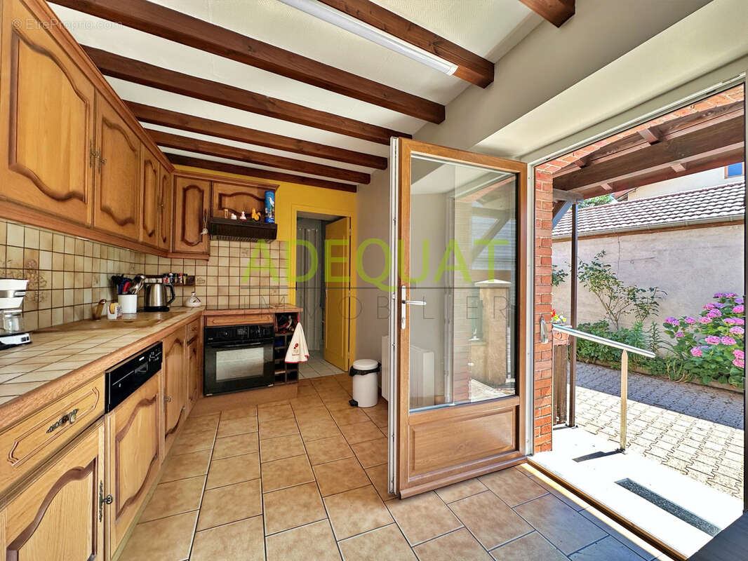 AVEIZE, Maison de village - photo 8