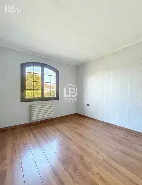 Maison individuelle - 5 pièces - 151 m² sur une parcelle arborée de près de 2700 m² côté village - photo 12