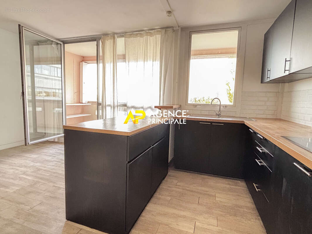 Appartement à SARTROUVILLE